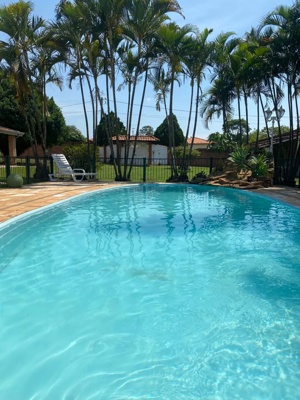 Piscina externa da Mia Asa Verde em São Pedro, SP